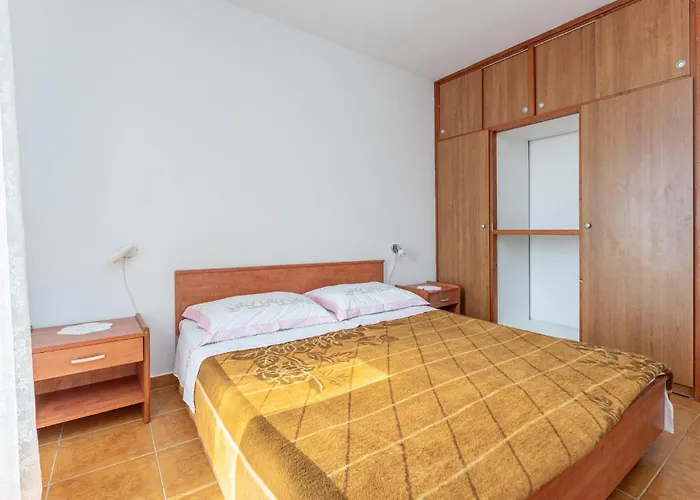 3 Bedroom Lovely In Ferienhaus