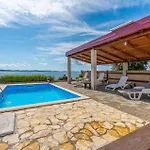 Gorgeous In Holiday home *