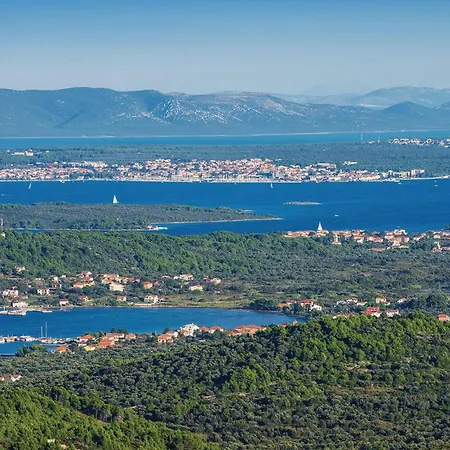 3 Bedroom Lovely In Prázdninový dům *