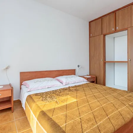 3 Bedroom Lovely In Prázdninový dům