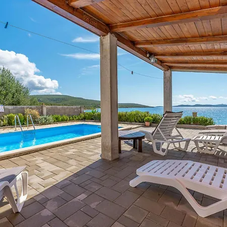 Prázdninový dům 3 Bedroom Lovely In