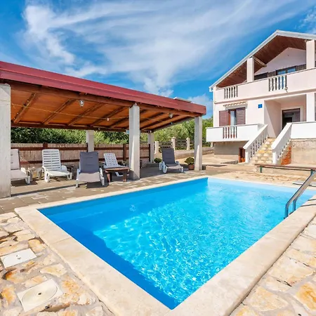 3 Bedroom Lovely In
