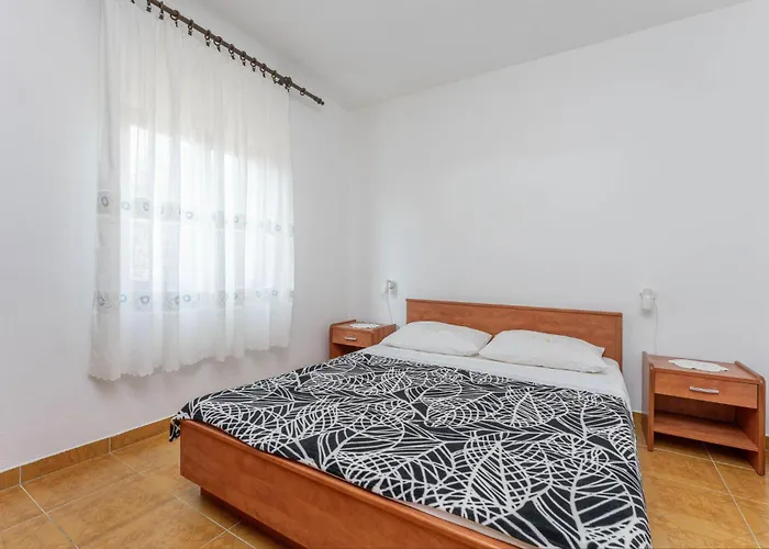 بيت للعطل 3 Bedroom Lovely In Dobropoljana
