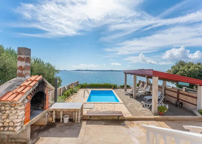 بيت للعطل 3 Bedroom Lovely In *