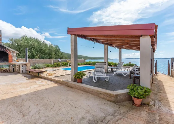 3 Bedroom Lovely In